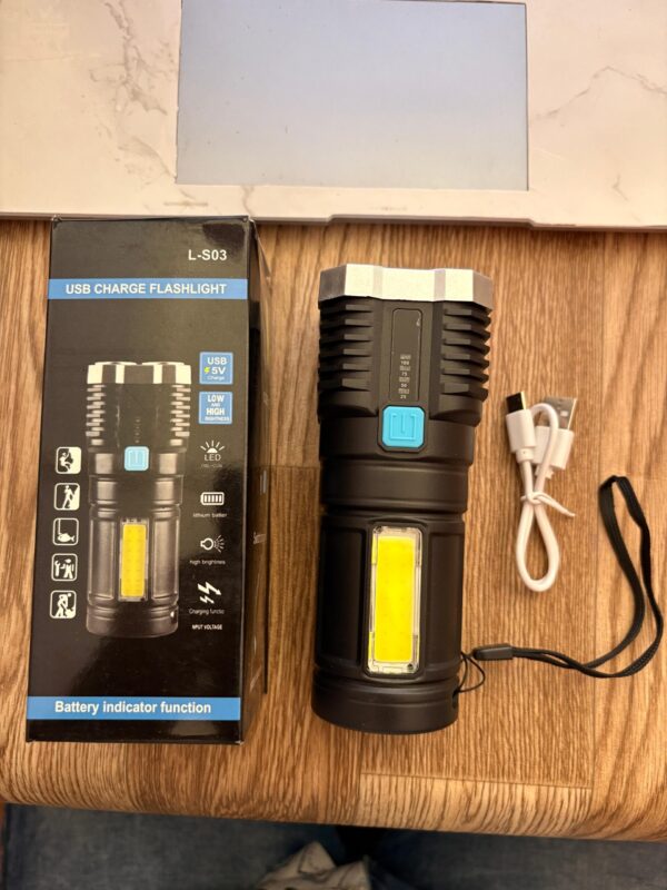 Rechargeable 4-LED Flashlight